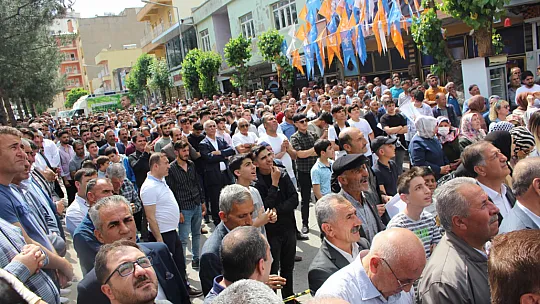 AK Parti'nin Kurtalan Mitingine Yoğun İlgi