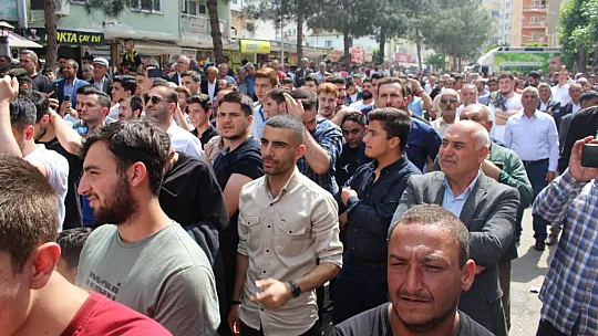 AK Parti'nin Kurtalan Mitingine Yoğun İlgi
