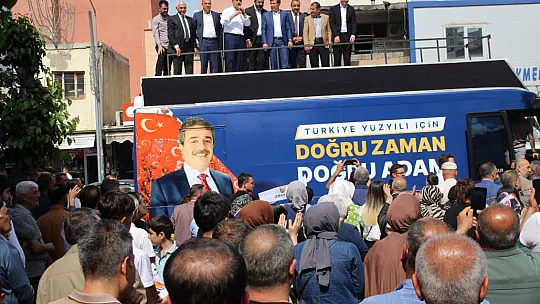 AK Parti'nin Kurtalan Mitingine Yoğun İlgi