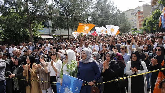 AK Parti'nin Kurtalan Mitingine Yoğun İlgi