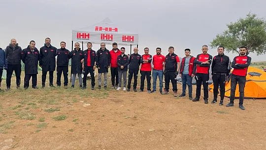 Siirt'te 23 Kişilik Gönüllü Ekip Olası Afet Durumlarına Hazırlık İçin Botan Vadisi'nde Kamp Yaptı