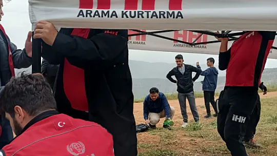 Siirt'te 23 Kişilik Gönüllü Ekip Olası Afet Durumlarına Hazırlık İçin Botan Vadisi'nde Kamp Yaptı