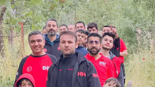 Siirt'te 23 Kişilik Gönüllü Ekip Olası Afet Durumlarına Hazırlık İçin Botan Vadisi'nde Kamp Yaptı