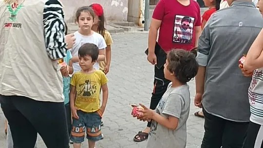 Siirt Vakfı Çocukları Sevindirdi
