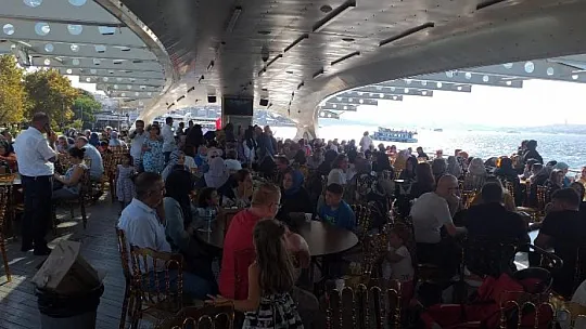 Siirtlilerin Vapur Keyfi! Tanışma Kaynaşma İçin Bir Araya Geldiler