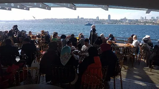 Siirtlilerin Vapur Keyfi! Tanışma Kaynaşma İçin Bir Araya Geldiler