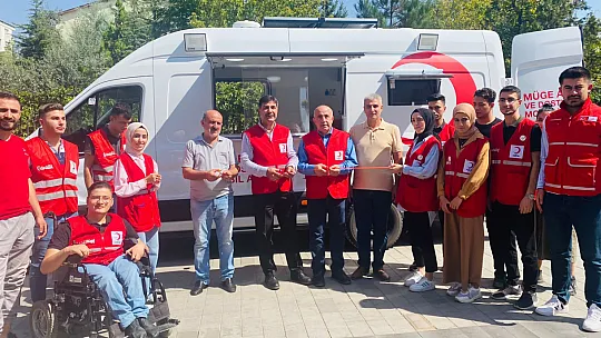 Müge Anlı Tarafından Yaptırılan 1000 Kişilik Sıcak Yemek Kapasiteli Araç Siirt'e Kazandırıldı