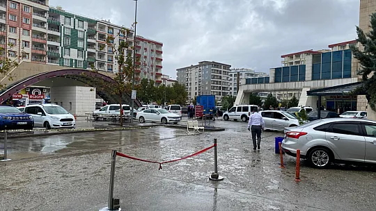 Siirt'te Hastası Olan Vatandaşlar Aracını Hastaneye Park Edemiyor! Otopark Kısıtlanınca Hastalar Daha da Mağdur Oldu