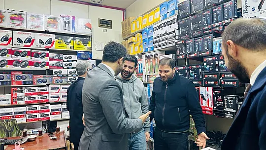 AK Parti Siirt Belediye Başkan Adayı Ekrem Olğaç'tan Esnaf Ziyareti