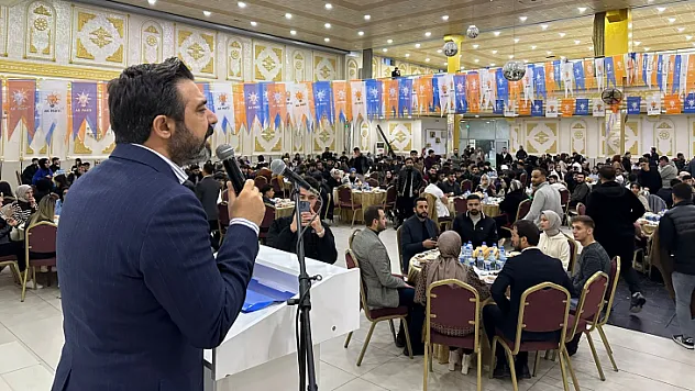 AK Parti Siirt Belediye Başkan Adayı Ekrem Olğaç, Yüzlerce Gençle İftarda Buluştu