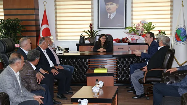 Ak Partili Belediye Meclis Üyelerinden Eşbaşkanlara Hayırlı Olsun Ziyareti