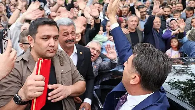 Bilecik Böyle Veda Görmedi: Siirtlilerin Eniştesi Vali Aygöl'e Duygu Dolu Uğurlama