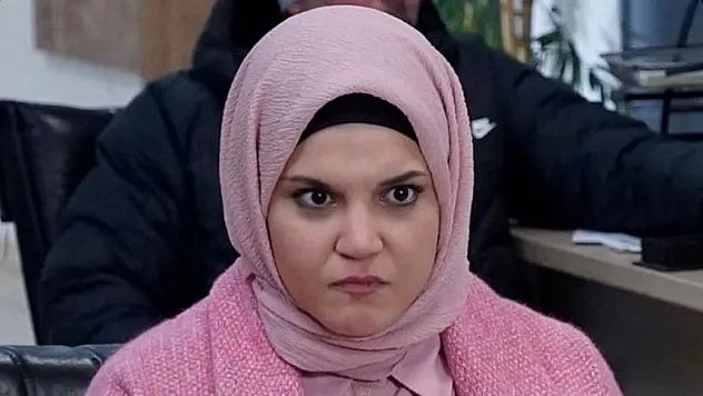Feyza Civelek'e oyunculuk tepkisi! Kızılcık Şerbeti'nde veda ve eleştiri aynı bölümde buluştu