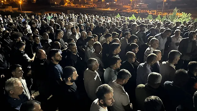 Hayatını Kaybeden BDP Siirt Eski İl Başkanı Faruk Sağlam Binlerin Katılımıyla Son Yolculuğuna Uğurlandı
