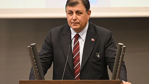 İzmir Büyükşehir Belediye Başkanı Cemil Tugay: ''1030 İşçiyi İşten Çıkarmak Zorunda Kalıyoruz, Sorumluluk Sendikada''
