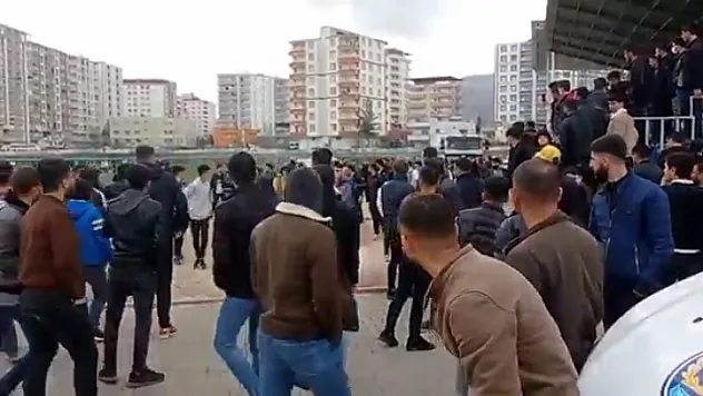 Kurtalanspor - Bitlis Özgüzeldere Spor Maçında Gergin Anlar!