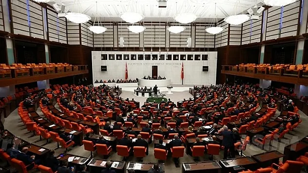 Vekiller 200 günde sadece 64 gün çalıştı