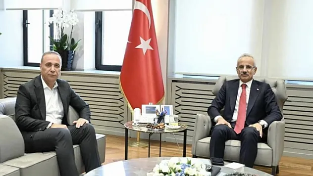 Osman Ören'den Ulaştırma ve Alt Yapı Bakanı Abdulkadir Uraloğlu'na Ziyaret