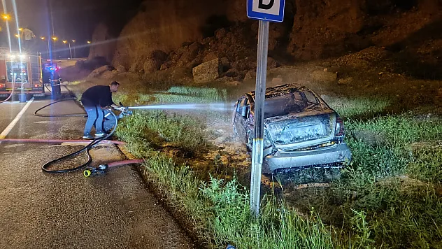 Seyir Halindeki Otomobil Alev Aldı