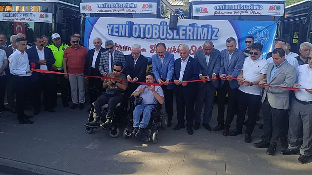Siirt Belediyesi Araç Filosunu Güçlendirdi: 14 Yeni Otobüs ve 2 Süpürge Aracı Hizmete Alındı