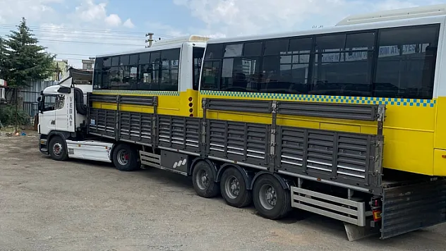 Siirt Belediyesi Arızalı Yolcu Otobüslerinin Bakım Ve Onarımı İçin Gaziantep'e Gönderildi