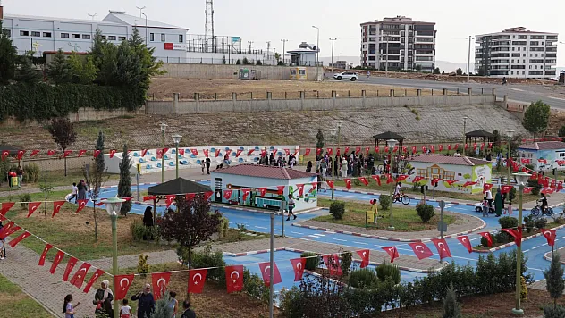 Siirt Belediyesi'nin Çocuk Şenliği Renkli Görüntülere Sahne Oldu