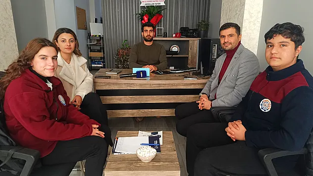 Siirt Bilim Teknik Koleji Öğrencilerinden Artı Siirt Haber Ajansına Gazetecilik Ziyareti