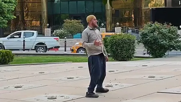 Siirt Cumhuriyet Meydanı'nda Paniğe Neden Olan Şahıs Gözaltına Alındı