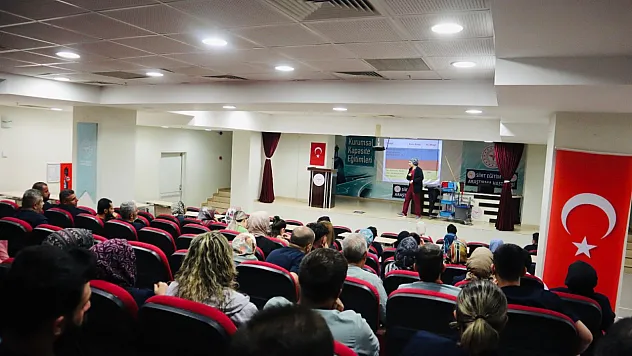 Siirt Eğitim ve Araştırma Hastanesi'nde Temizlik ve Hijyen Eğitimi