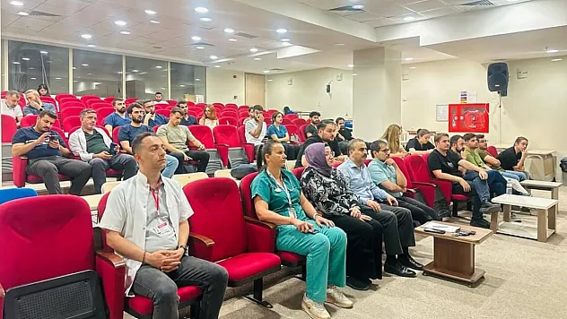 Siirt Eğitim ve Araştırma Hastanesi'nde 'Genel Adli Hatalar' Seminerine Yoğun İlgi