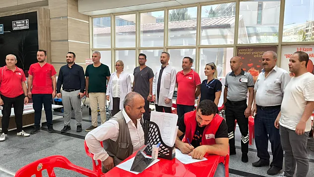 Siirt Eğitim ve Araştırma Hastanesi'nden Kan Bağışına Örnek Destek