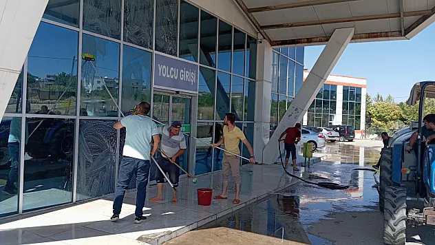 Siirt İl Otogarı'nda Temizlik ve Bakım Çalışması Yapıldı