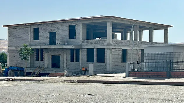 Siirt Kurtalan'da Halk Lokantası İnşaatında Çalışmalar Sürüyor