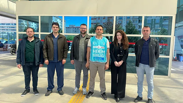 Siirt'te Doktorlar, Görevi Başında Katledilen Meslektaşlarını Andı!