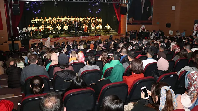 Siirt'te Farklı Meslek Grupları Cumhuriyetin 100. Yılı İçin Sahne Aldı