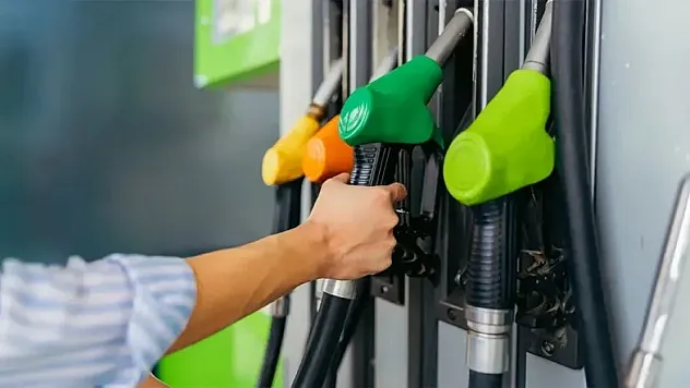 Siirt'te Güncel Akaryakıt Fiyatları Belli Oldu! İşte İstasyon İstasyon Benzin, Motorin ve LPG Fiyatları
