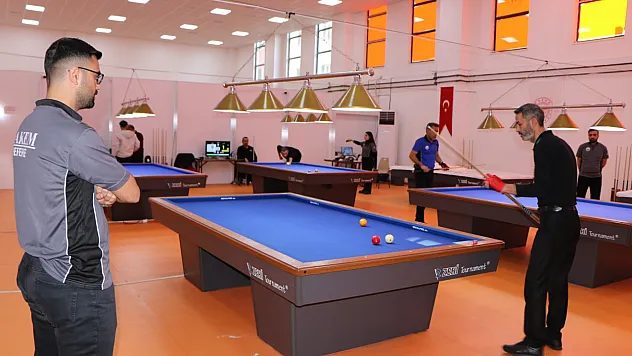 Siirt'te İl Kontenjan Bilardo Şampiyonası Başladı