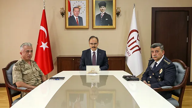 Siirt'te Mayıs Ayı Güvenlik Toplantısı Yapıldı! Bayramda 2 Bin Personel Görev Yapacak