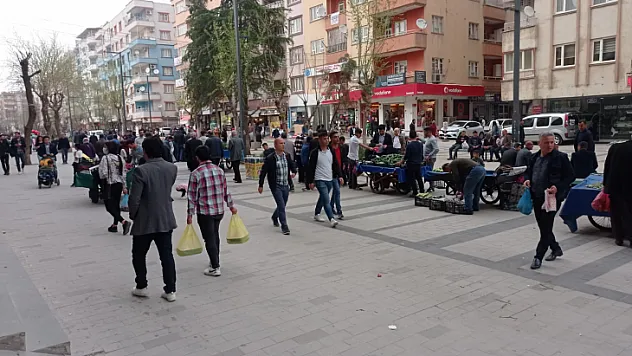 Siirt'te Vatandaşlar Seyyar Satıcılardan Şikayetçi!
