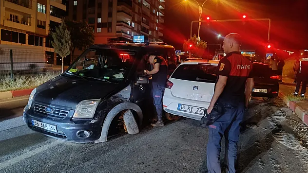 Siirt'te Zincirleme Kaza: 5 Araç Birbirine Girdi, 5 Kişi Yaralandı