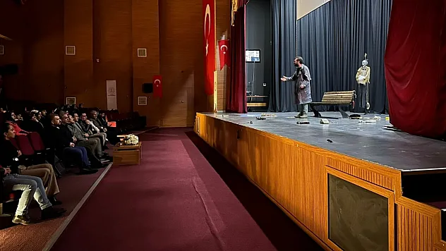 Siirt, Tiyatroda Türkiye'nin En Az Seyirciye Ulaşan İli Oldu