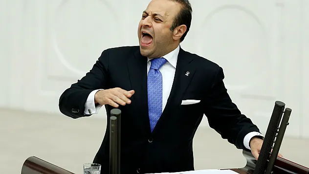 Siirtli Eski Bakana, Ödül Verildi!