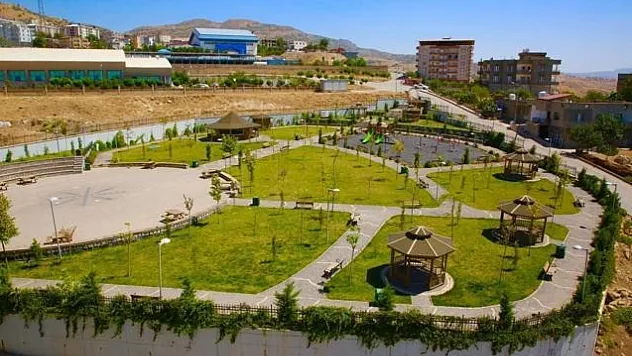 Şırnak'ta , Sırrı Süreyya Önder'in Adı AK Partili Belediye Tarafından Parka Verildi