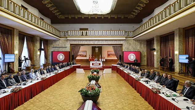 Süreç komisyonunda İlk Toplantı Gerçekleşti: Kurtulmuş'tan Şeffaflık, Açıklık ve Çoğulculuk Vurgusu! Komisyonun İsmi Belli Oldu