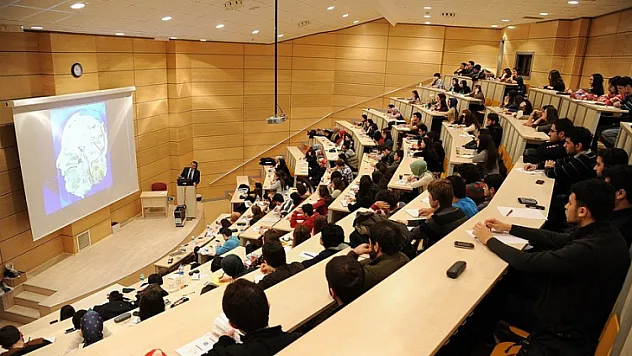 Üniversitelere yazı gönderildi! YÖK'ten 5 bölüme yaş şartı! 35 yaş altı kayıt olamayacak