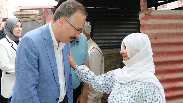 Vali Kızılkaya'dan Koruyucu Aileye Anlamlı Ziyaret: Çocuklarımızın Sevgi Dolu Bir Ailede Büyümesi Temel Görevimiz