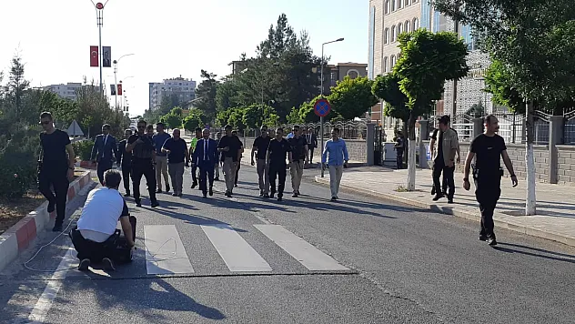 Siirt Valiliği önünde şüpheli paket