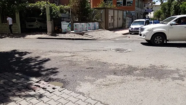 Siirt'te Çöp Kokusundan Mahalleli Perişan Oldu! Pencereleri Bile Açamıyorlar