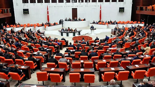 Yaklaşık 500 bin kişiyi ilgilendiren 'sözleşmeli personele kadro' düzenlemesi bugün Meclis'e geliyor