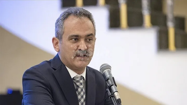 Bakan Özer: 100 öğrencisi olan her okulda rehber öğretmen zorunlu olacak